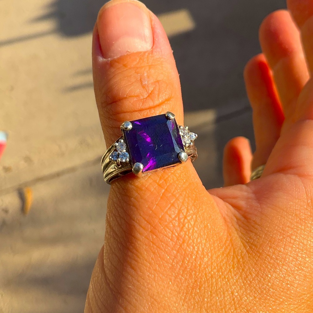 Amethyst and Sterling Silver Ring - Picture 2 of 6